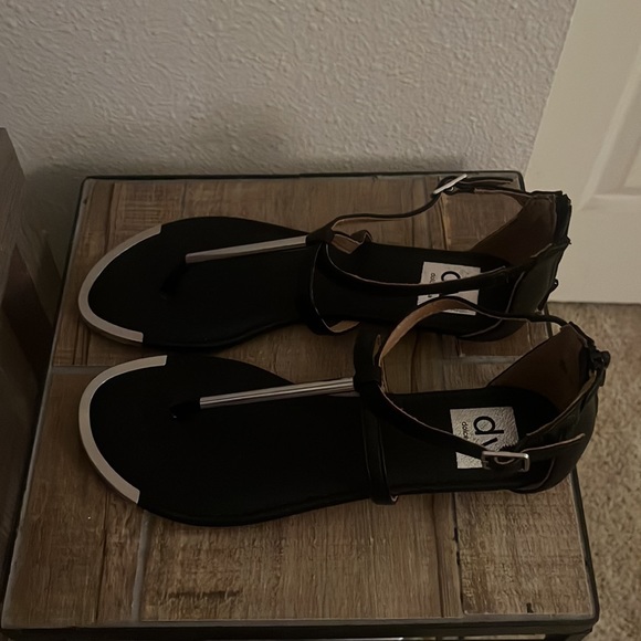 Black Dolce Vita flat gladiator style sandals - Picture 4 of 7